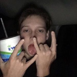 Meet your Posher, Devin